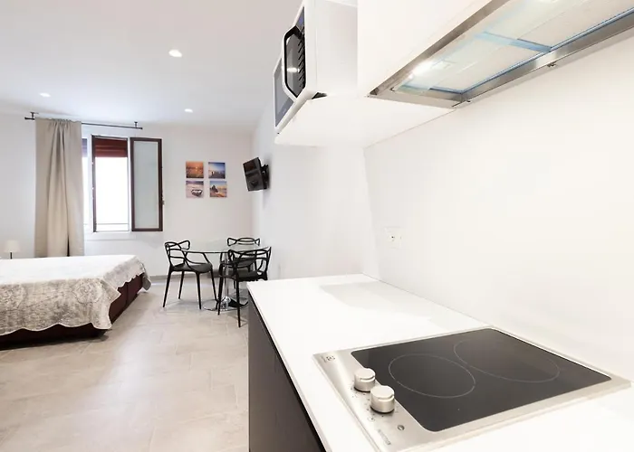 Goito 4, By Short Holidays * بولونيا