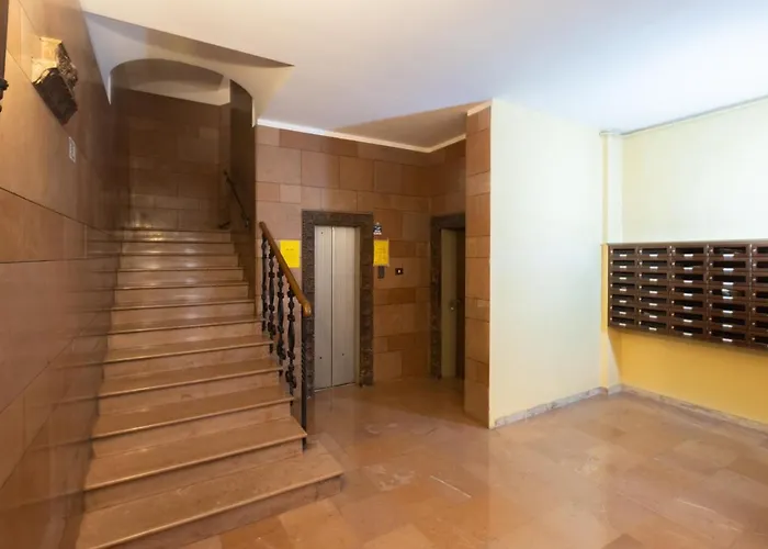 Goito 4, By Short Holidays *