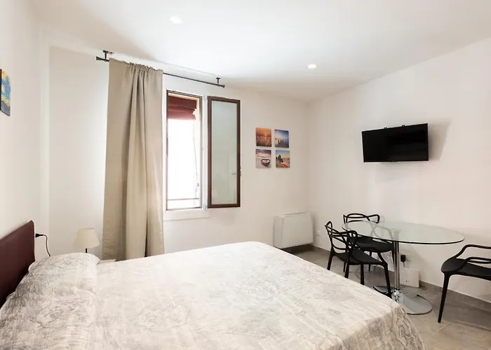 Goito 4, By Short Holidays شقة بولونيا